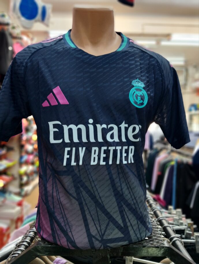 ⁦maillot Real⁩ - الصورة ⁦2⁩
